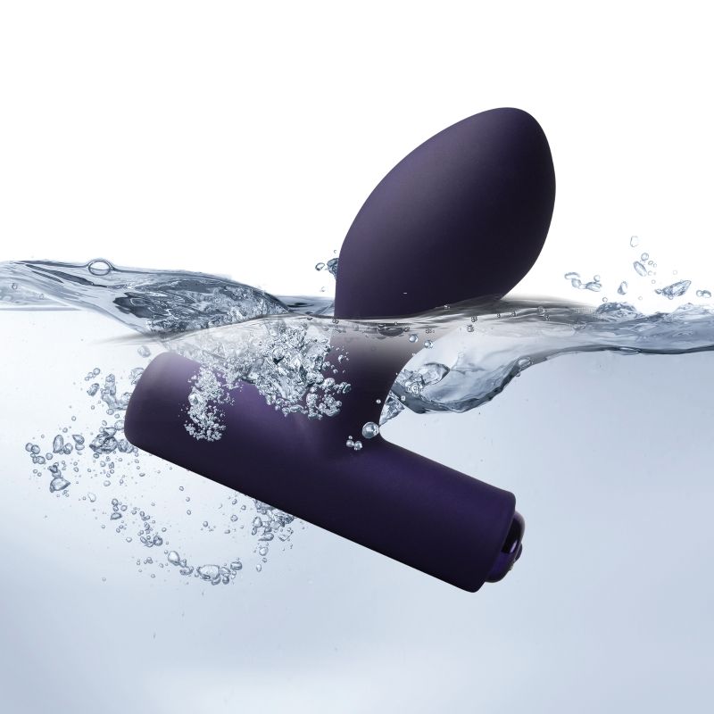 Rocks Off Nova Orbital shown in water to illustrate its waterproof design